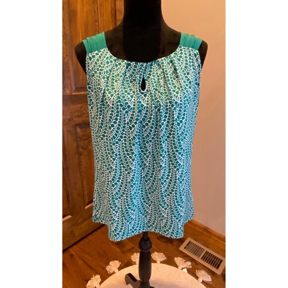 New York & Co Blouse Size Large Top Sleeveless Green Stretchy Keyhole Front - Picture 3 of 11